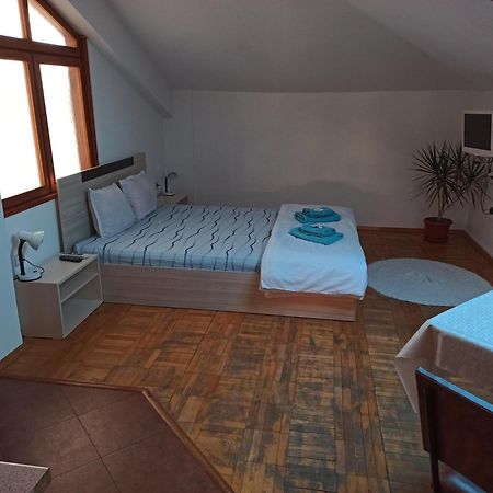 קלופר Guest House Ganovi חדר תמונה