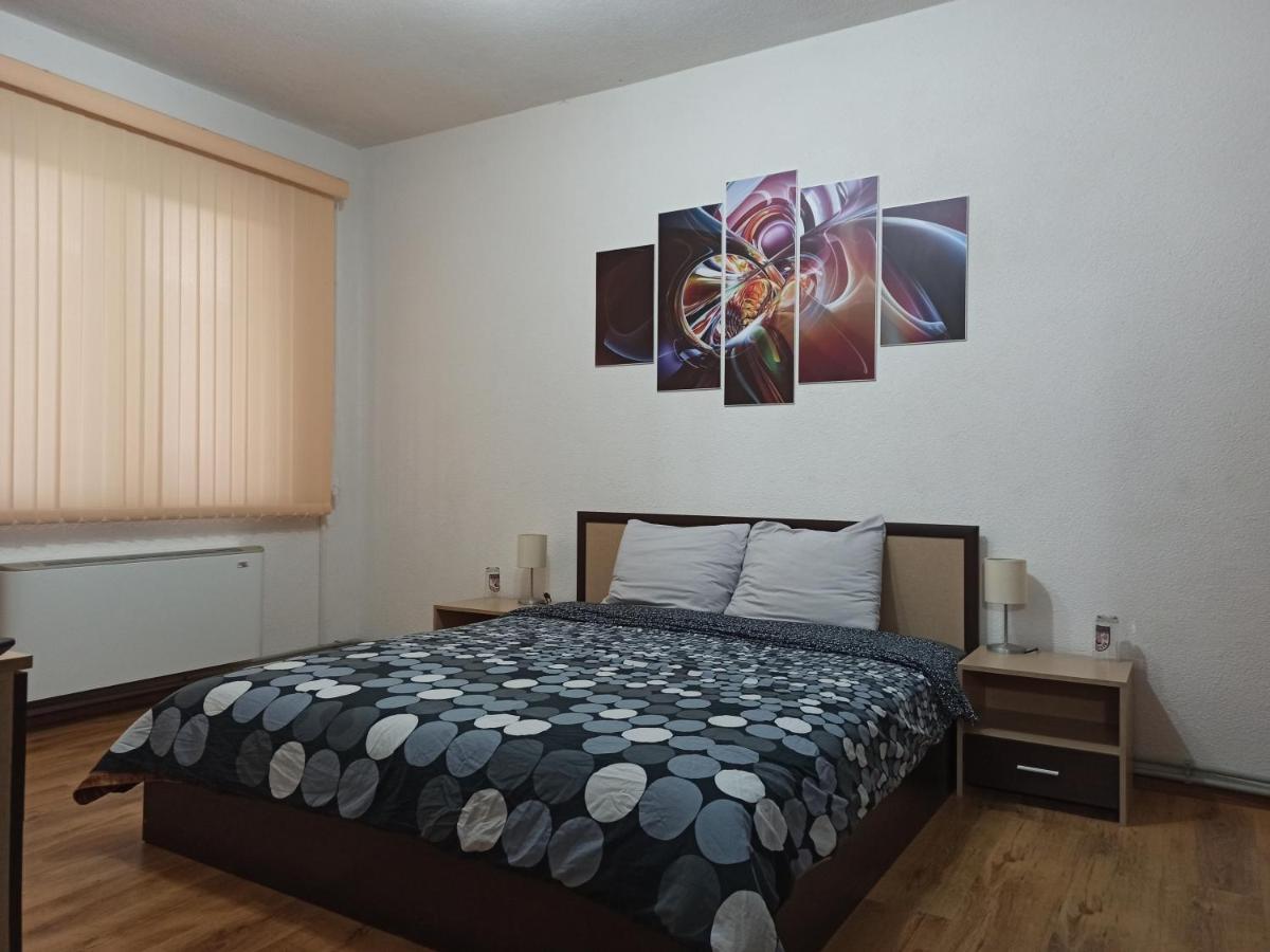 קלופר Guest House Ganovi מראה חיצוני תמונה